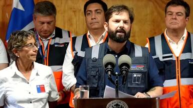 Boric encabeza nueva reunión de coordinación por incendios forestales y lanza advertencia por agresiones a bomberos