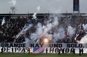 Suspendido por falta de público: apenas 350 hinchas llegan al Arengazo albo previo al clásico entre Colo Colo y la UC