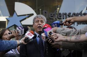 Querellante acorrala a defensa de Monsalve y entregará chats de Providel en queja formal ante Defensoría Metropolitana Norte