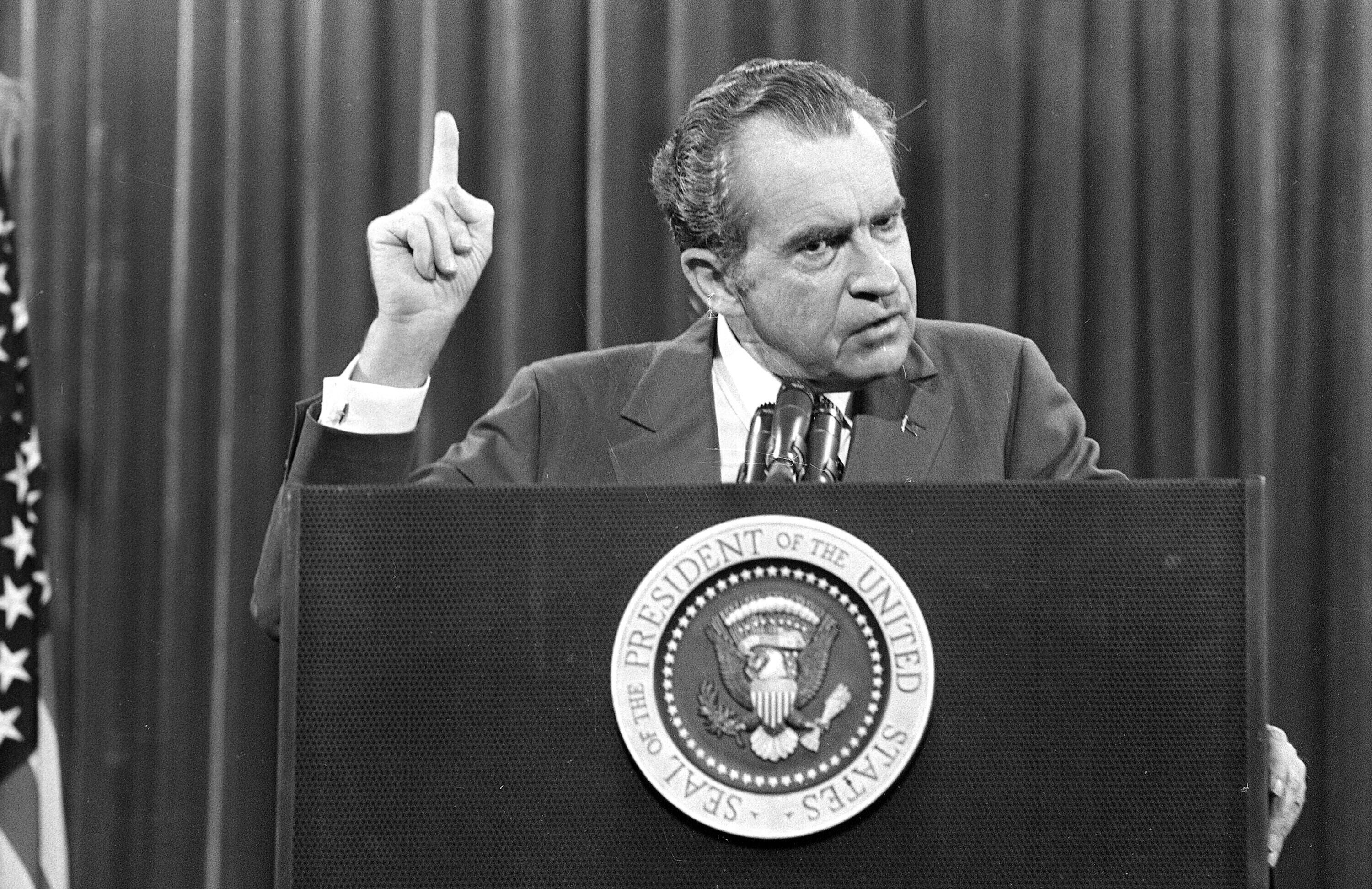 Desde Nixon a Trump: las otras veces que EE.UU. hizo “gritar” a la economía chilena y que hoy golpea a Kast
