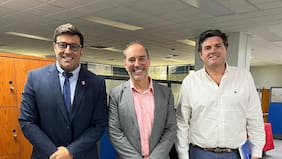 Licencias de conducir digitales: el flanco abierto del ministro Muñoz que De Grange se comprometió a abordar con la ACHM