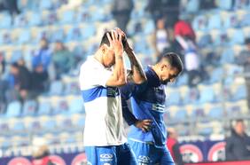 La urgente disyuntiva de una UC en crisis: dar un golpe de timón en la banca o reforzar al equipo en el receso