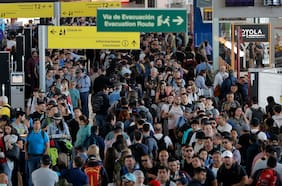 Tráfico áereo de pasajeros cierra semestre enero-junio a la baja en Chile por primera vez desde 2020