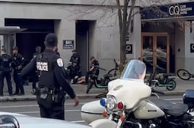 Imágenes sensibles: así fue la detención de sospechoso que disparó contra dos guardias cerca de la Casa Blanca