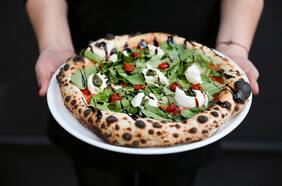 Sicily Pizzeria Moderna & Bar: las adictivas pizzas que abrieron en Vitacura