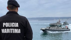 Hallan el cuerpo de una mujer en la bahía del puerto de San Antonio