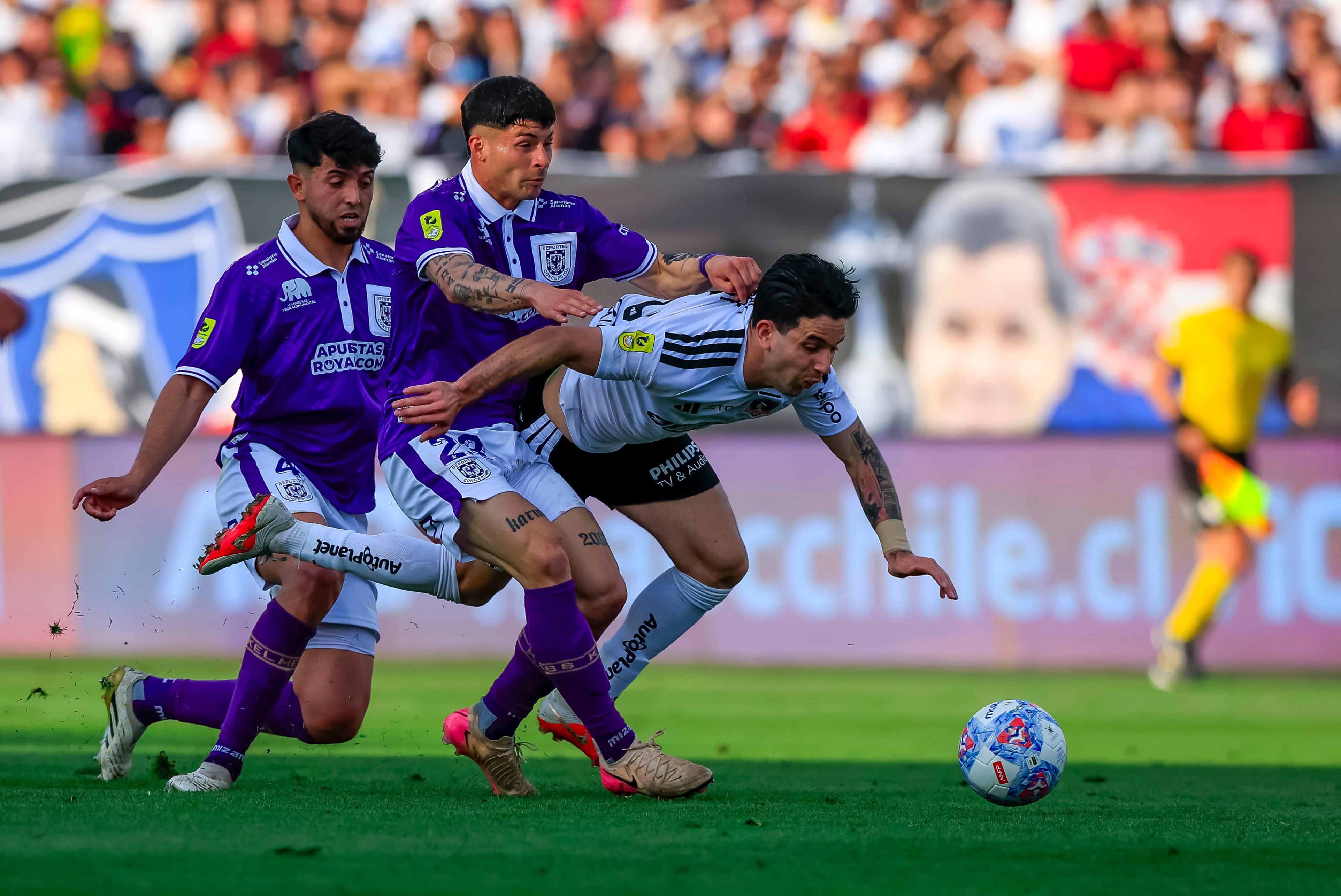 La Liga de Primera vuelve tras un mes: el título, las copas y el descenso entran en su recta final