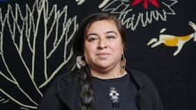 La poeta Roxana Miranda Rupailaf debuta en la narrativa con el libro de relatos Dos corazones tengo
