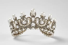 Cómo es el turbio mercado negro en el que los asaltantes del Louvre esperan vender las joyas robadas