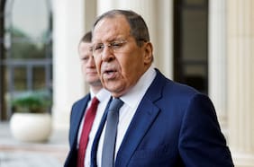 Cómo las exigencias y el tono del canciller ruso Lavrov frustraron la cumbre Trump-Putin