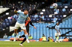 Se despide con goles: Agüero anota un doblete en su último partido de Premier con el City