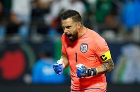 El portero ecuatoriano Hernán Galíndez asoma como el primer refuerzo de la U