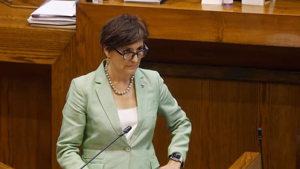 “Insostenible” y “dudas legítimas”: parlamentarios ante nuevos antecedentes de operación a madre de ministra Aguilera