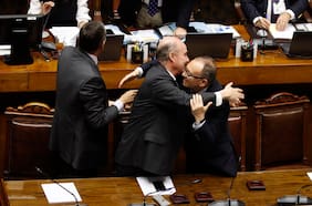 Gobierno logra despachar a ley la megarreforma, pero guerra entre alcaldes se extenderá al Tribunal Constitucional