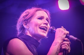 The Cardigans en Santiago: una noche entre el homenaje a Violeta Parra y sus hits