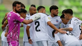 Cambio de esquema en el ataque: la formación que prepara Fernando Ortiz en la prueba de fuego de Colo Colo ante Everton