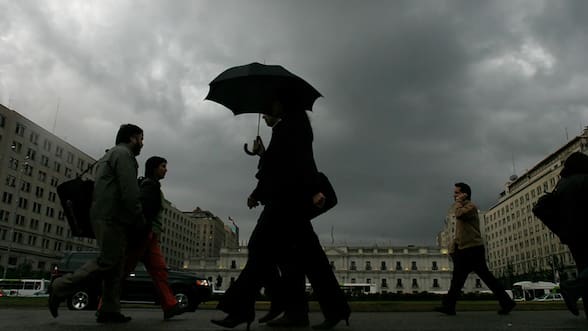 Lluvia sobre lo normal hasta el verano: cómo serán los próximos tres meses en Chile, según la proyección de Meteochile