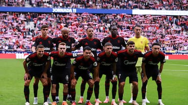 Más problemas para Alexis Sánchez y Gabriel Suazo: el Sevilla pone a la venta a figura del club por problemas económicos