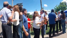 Captan tensa discusión entre alcalde de Los Ángeles y Core del Biobío en fiesta costumbrista