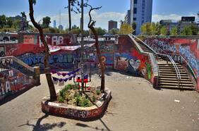 Un memorial en suspenso: posible hito conmemorativo del estallido social en Plaza Baquedano sigue sin definiciones