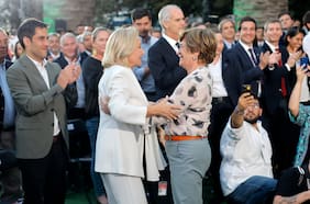 Evelyn Matthei agradece respaldo de Cecilia Morel a su candidatura presidencial