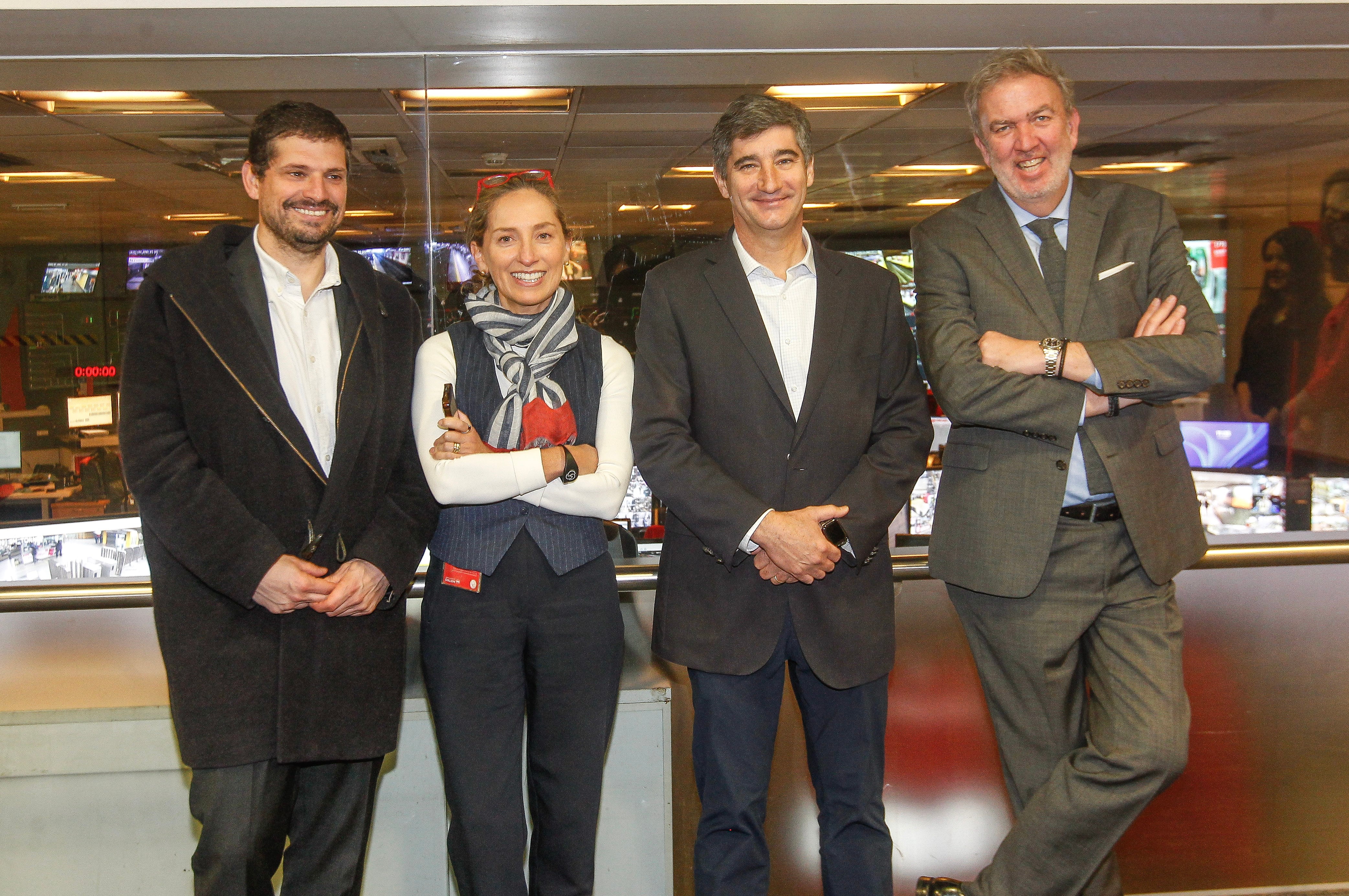 José Luis Santa María, director ejecutivo del Grupo Copesa; Paulina del Campo, gerente de Comunicaciones y Sostenibilidad Metro; Felipe Bravo, gerente general Metro y Nicholas Parkes, director Nuevos Negocios y Marketing Copesa.