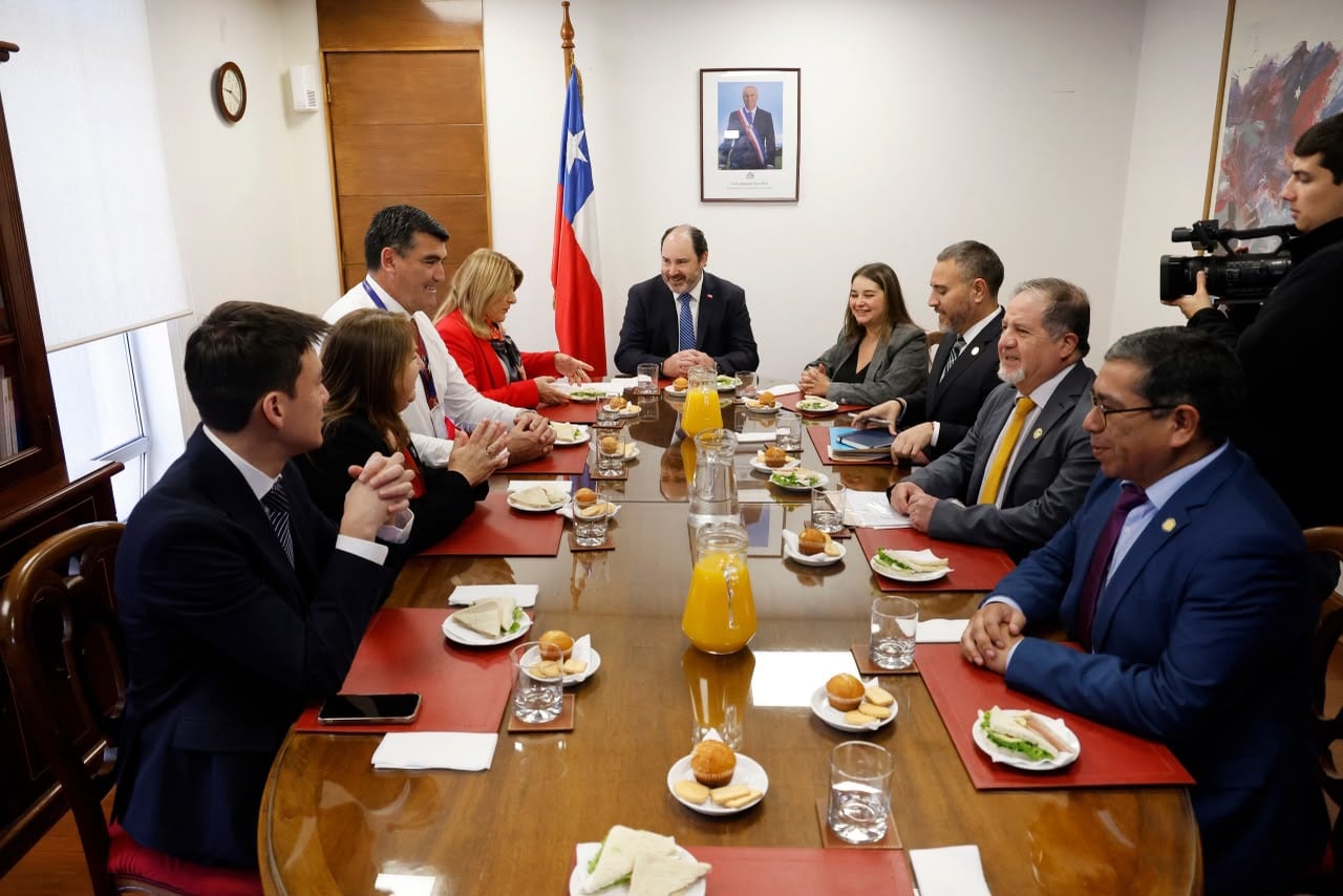 Discusión inmediata a Sala Cuna: La Moneda sale a la caza de votos y pone fichas en Mulet, el PDG y libertarios