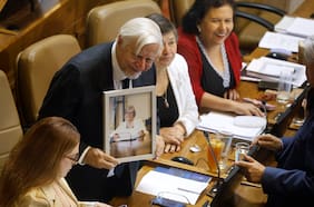 Tras la muerte de su esposa Mercedes Bulnes: este miércoles Roberto Celedón debuta como diputado en el Congreso