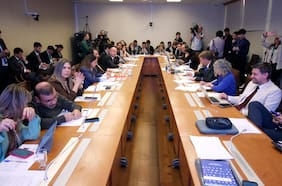 El ajustado calendario de la megarreforma y la amenaza opositora de “inundar” el debate con mil indicaciones