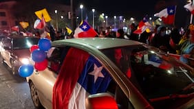 Así se viven las celebraciones por el triunfo del Rechazo a lo largo del país