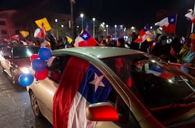 Así se viven las celebraciones por el triunfo del Rechazo a lo largo del país