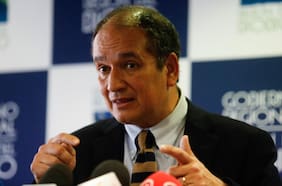 Gobernador Díaz explica convenio con Horizonte Ciudadano y descarta “clientelismo en la entrega de recursos”