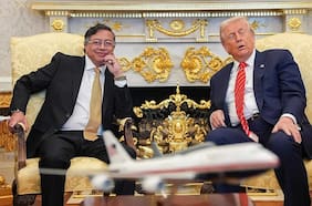 Cómo fue la reunión entre Gustavo Petro y Donald Trump (y qué regalos intercambiaron)