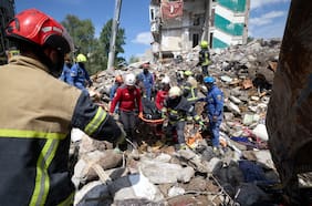 Ataque ruso contra Kiev supera las 20 víctimas mortales, incluidos tres menores