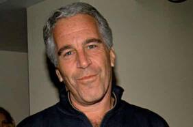 Ehud Barak, Woody Allen y Noam Chomsky: publicación de cartas de famosos amplía el escándalo de Epstein