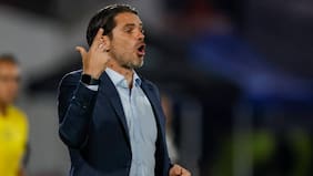 Fernando Gago lanza dura advertencia a los consagrados de la U tras golear a La Serena con varios jóvenes en el equipo