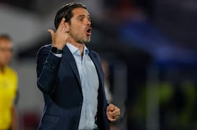 Fernando Gago lanza dura advertencia a los consagrados de la U tras golear a La Serena con varios jóvenes en el equipo