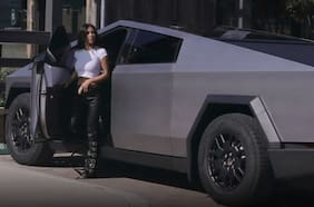 De Kim Kardashian a Lady Gaga: los famosos se rinden ante la Tesla Cybertruck