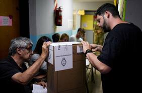 Elecciones en Argentina: 59% del padrón electoral ya votó a dos horas del cierre de los comicios