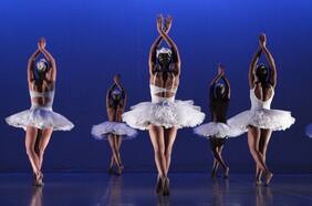 Buen teatro a mitad de precio: Santiago a Mil tendrá su propio Black Friday