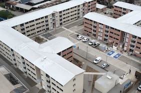 Contraloría detecta $239 millones en subsidios irregulares en programa de arriendo para familias de campamentos