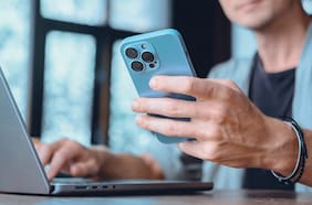 En qué consiste la nueva alianza entre Apple y Google y cómo cambiarán sus productos