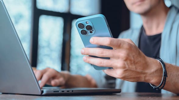 En qué consiste la nueva alianza entre Apple y Google y cómo cambiarán sus productos