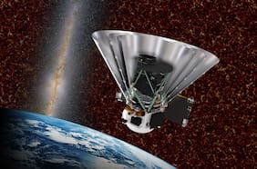 Tiene forma de megáfono y da 14 vueltas a la Tierra al día: cómo es el telescopio espacial que busca cartografiar todo el cielo