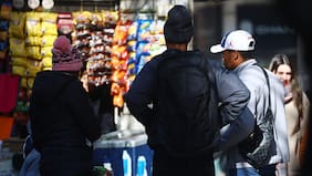 Mercado laboral no repunta: ofertas de empleo encadenan seis meses de caídas consecutivas