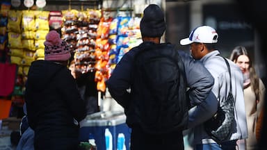 Mercado laboral no repunta: ofertas de empleo encadenan seis meses de caídas consecutivas