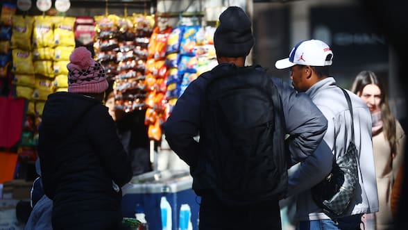 Mercado laboral no repunta: ofertas de empleo encadenan seis meses de caídas consecutivas