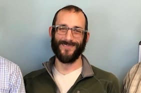 Familia de víctima del tiroteo en Minneapolis acusa a la administración Trump de decir “mentiras repugnantes”