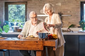 Qué alimentos debes comer para ser un “súper anciano”, según un experto en longevidad