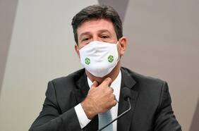 Exministro de Salud de Bolsonaro dice que su actitud agravó la pandemia: “Brasil hubiera podido hacer más”